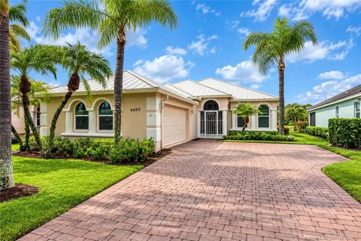 4493 NW Red Maple