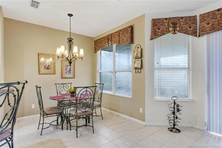 Casual Dining Area