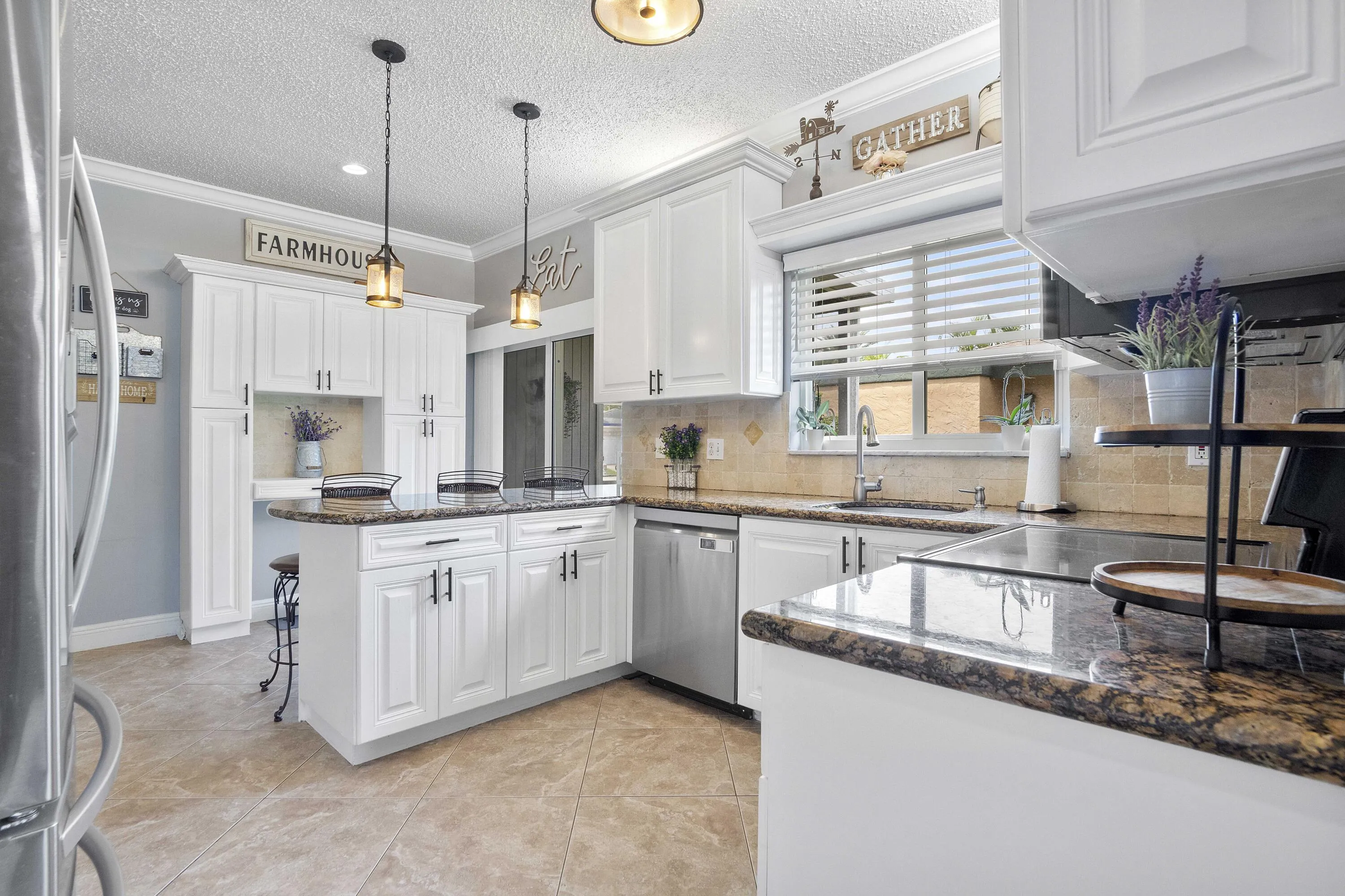 8059 Buttonwood Cir_020