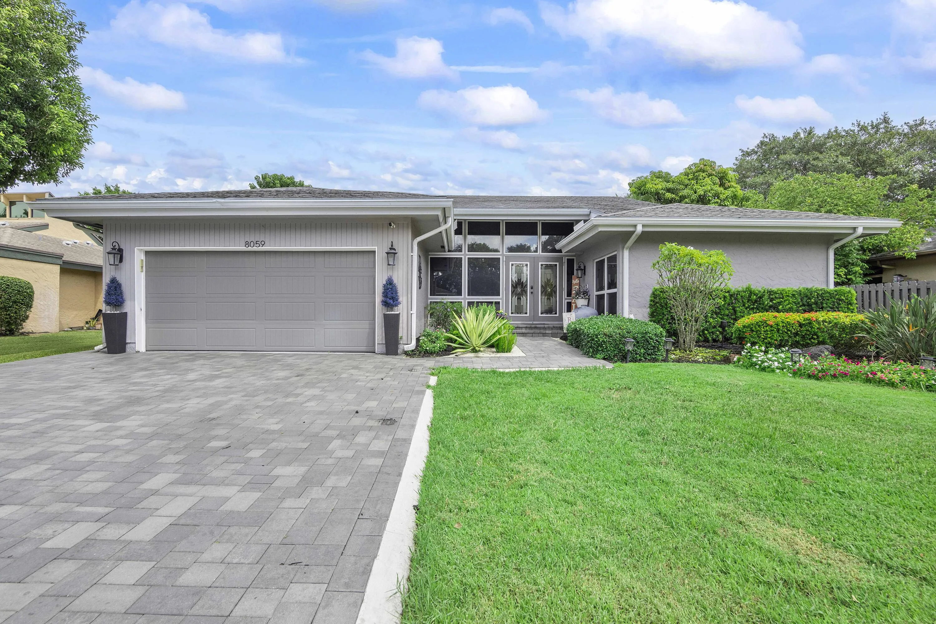 8059 Buttonwood Cir_003