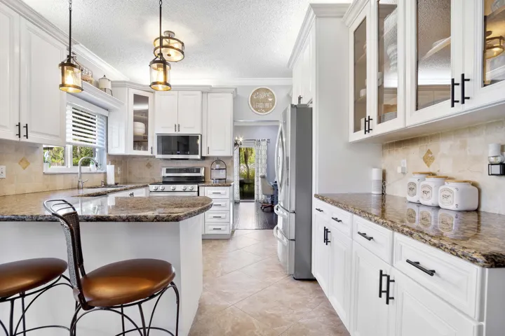 8059 Buttonwood Cir_023