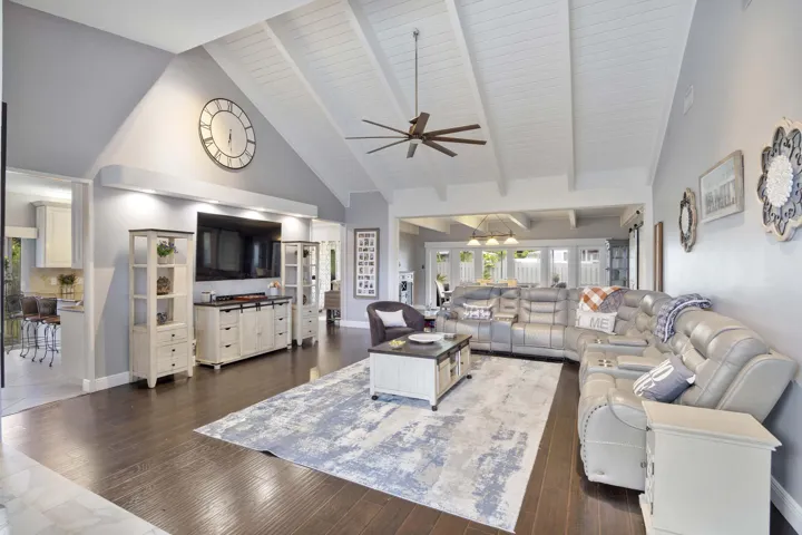 8059 Buttonwood Cir_008