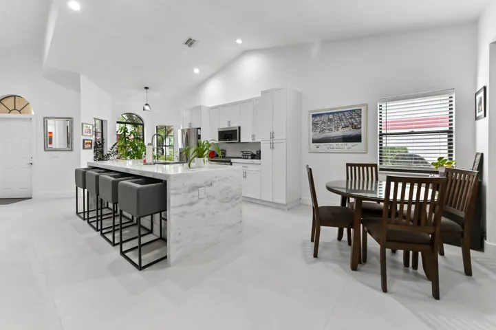 09 dining area 01
