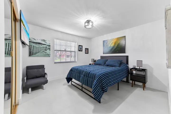 26 bedroom 01