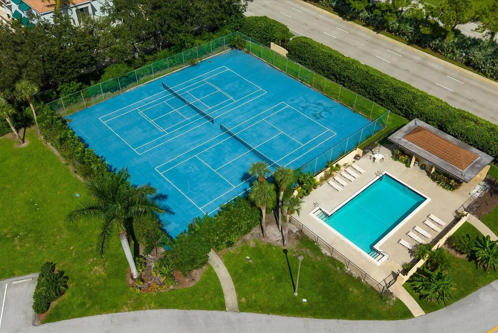 Pool & Tennis