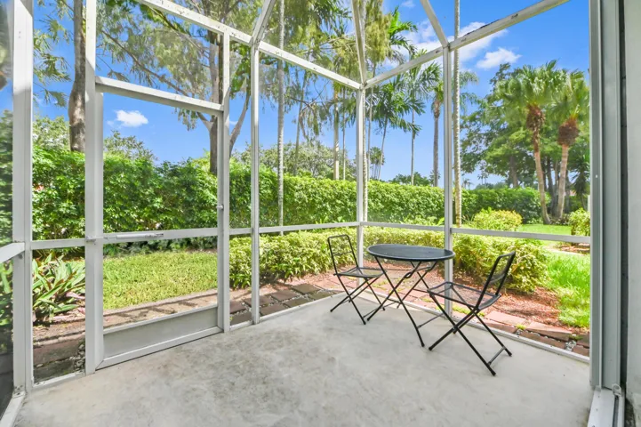 25 patio 01