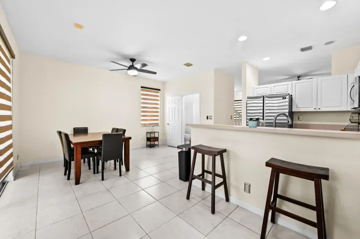 23 Dining area 01