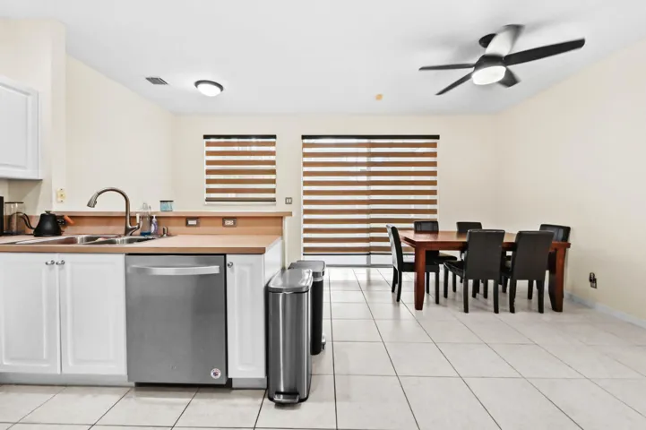 19 Kitchen 01