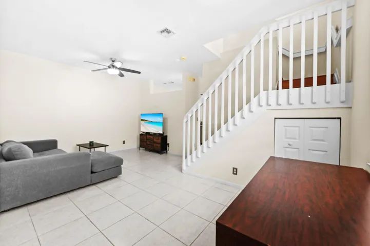 16 Living room 01