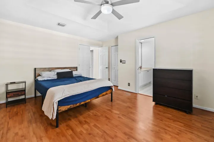 13 Bedroom 06