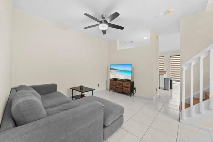 17 Living room 02