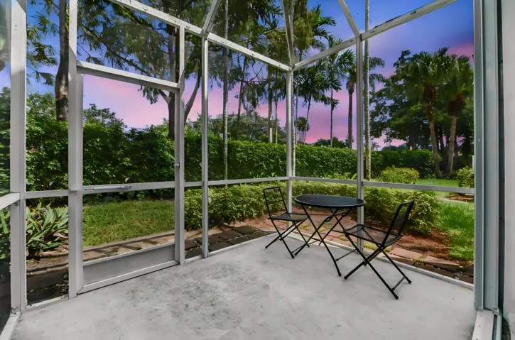 25-patio-01_TW