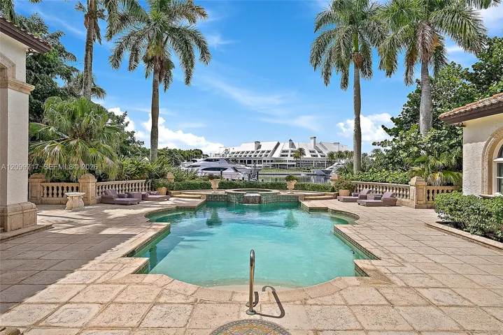 Pool / Deck