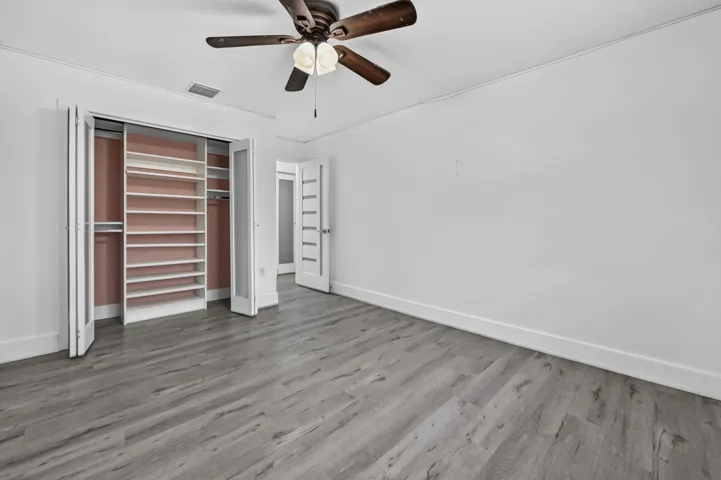 22 Bedroom 02