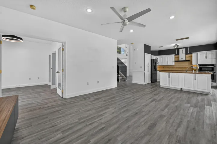 11 Dining room 03