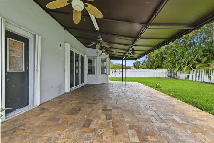 37 Patio 01