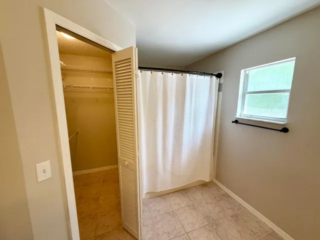 Large master bath with walk in closet