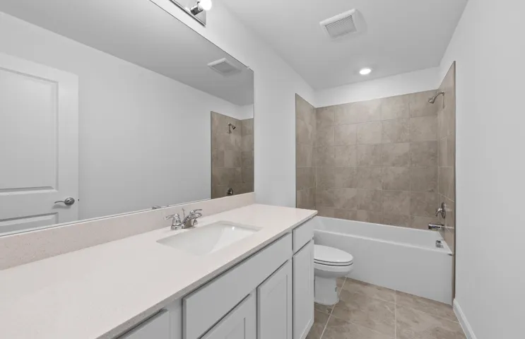 SWFL_CX_CAL_06500_McNair_Bath 3