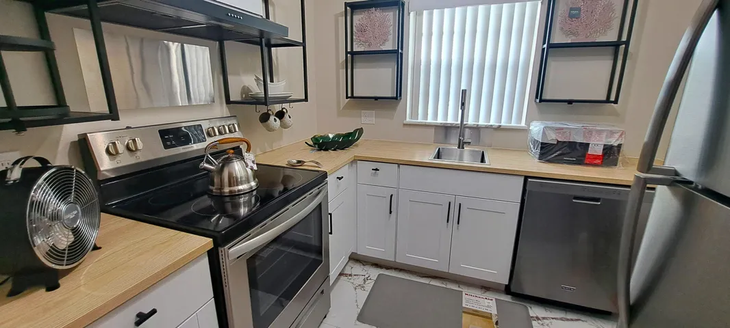 S/S Appliances, Water Filter Ice Maker