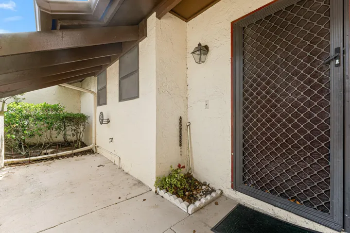 004-83WoodRoseCourt-RoyalPalmBeach-FL-33