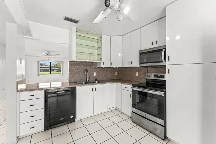 013-83WoodRoseCourt-RoyalPalmBeach-FL-33