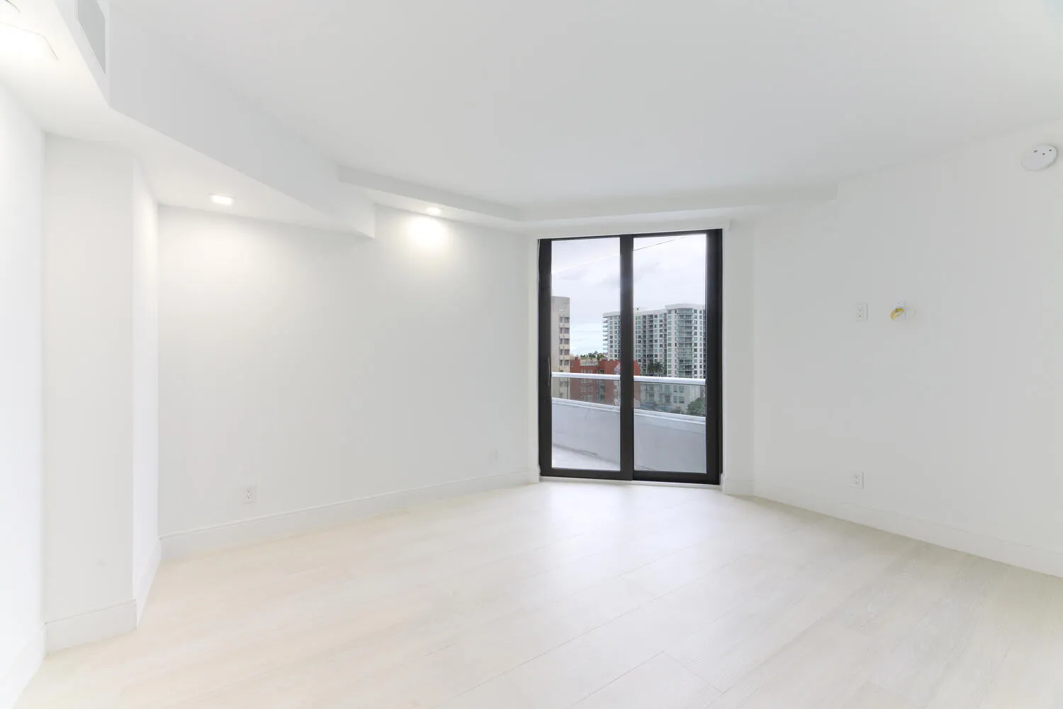 525 S Flagler Dr Unit 11a West-large-015