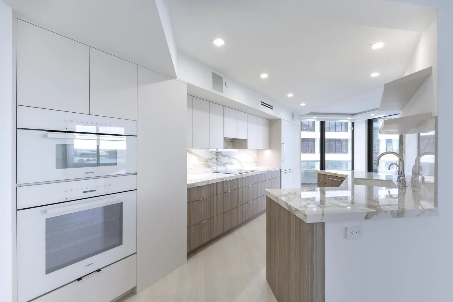 525 S Flagler Dr Unit 11a West-large-004