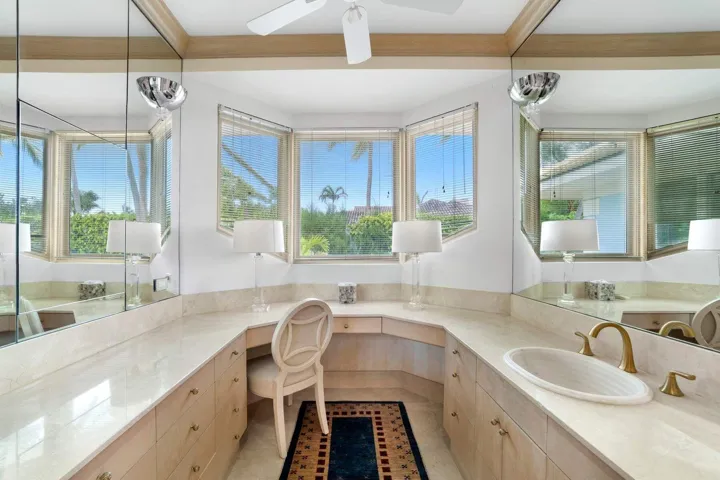 2999 N Ocean Boulevard - XV7TVM(55)