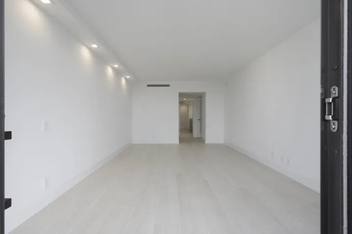 525 S Flagler Dr Apt 14C West-large-015-