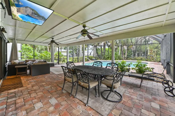36 Patio 01