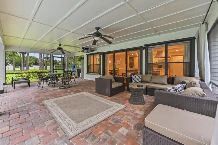 37 Patio 02