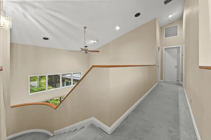 26 Hallway 01
