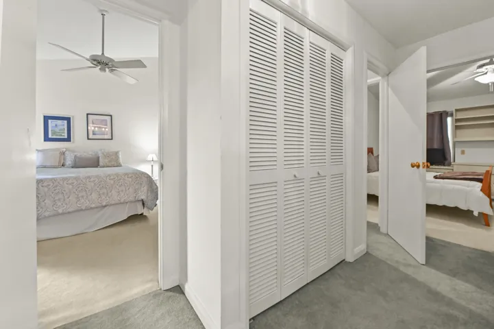 29 Closet 01