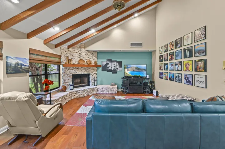16 Living room 02