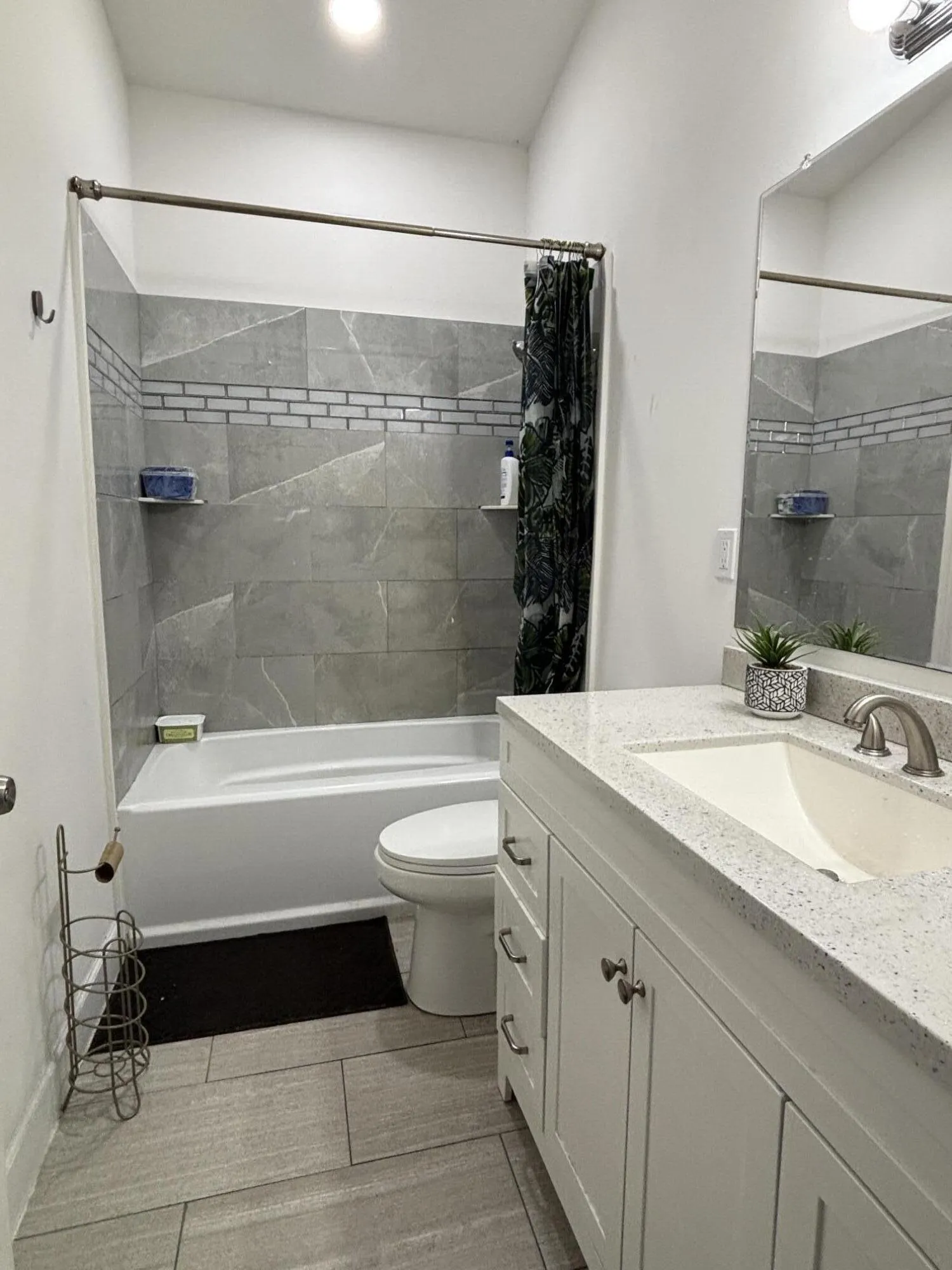 2nd Bathroom