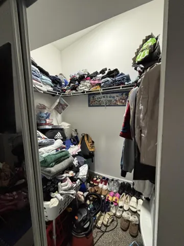Walk-in Closet
