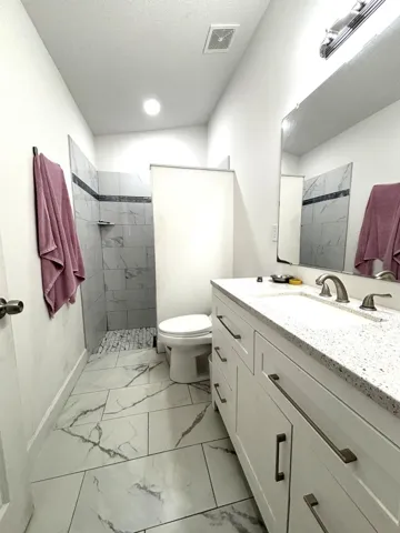 Primary Bathroom/Ensuite