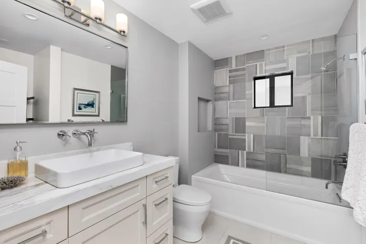Guest Bath 1