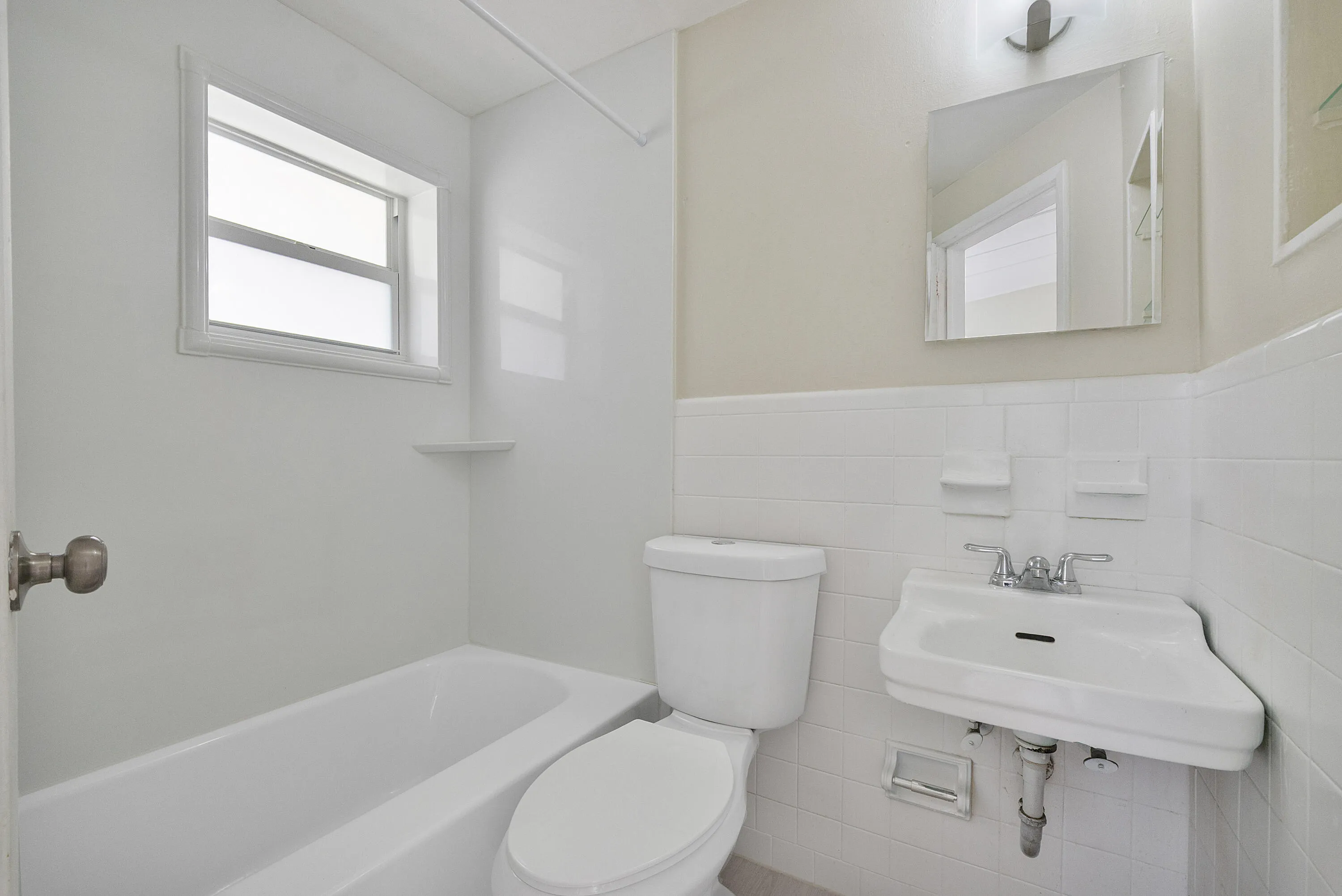 full bathroom 2
