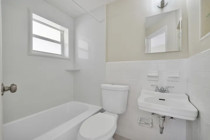 full bathroom 2