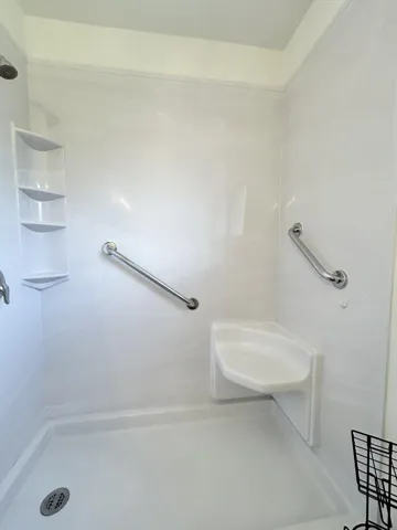 GRAB BARS, NICHE & SEAT