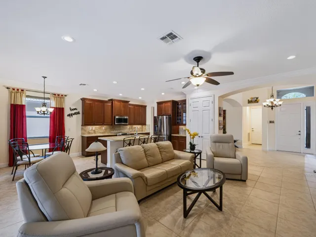 Living/Kitchen