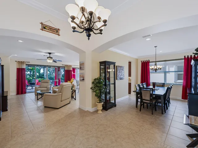 Entry/Dining