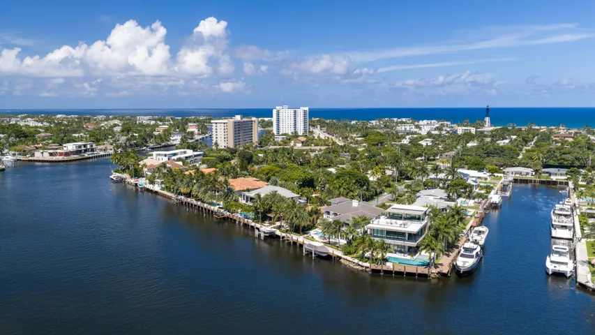 2307 N Riverside Dr Aerial11