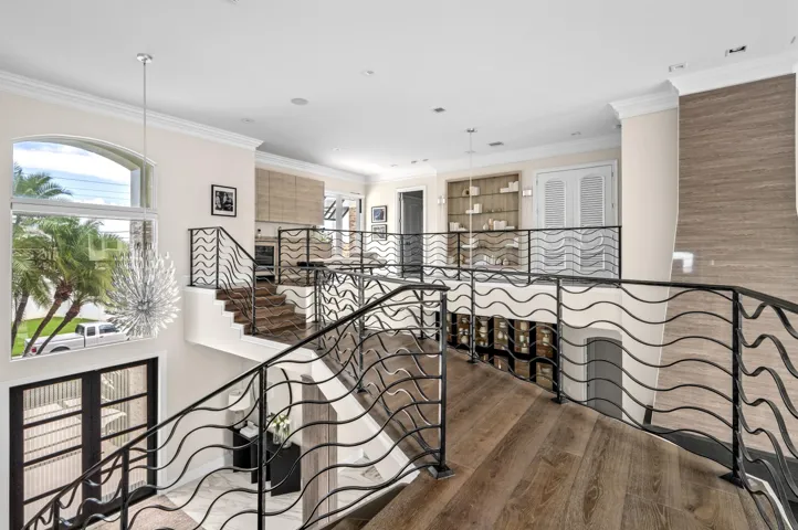 mls_STAIRS_LANDING_WALKWAY