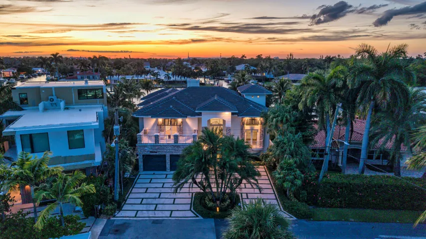 2307 N Riverside Dr Aerial 1