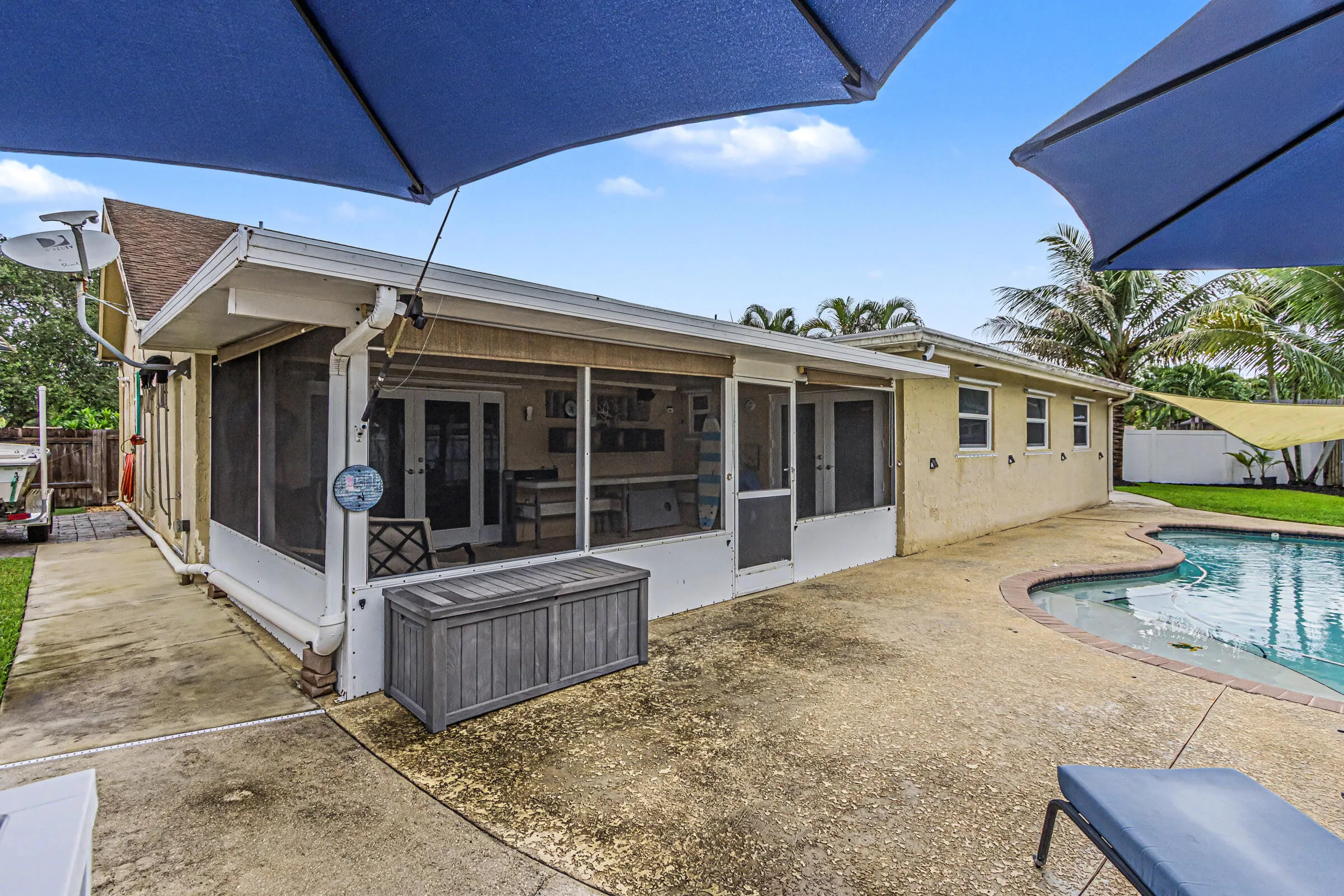 Screened in patio