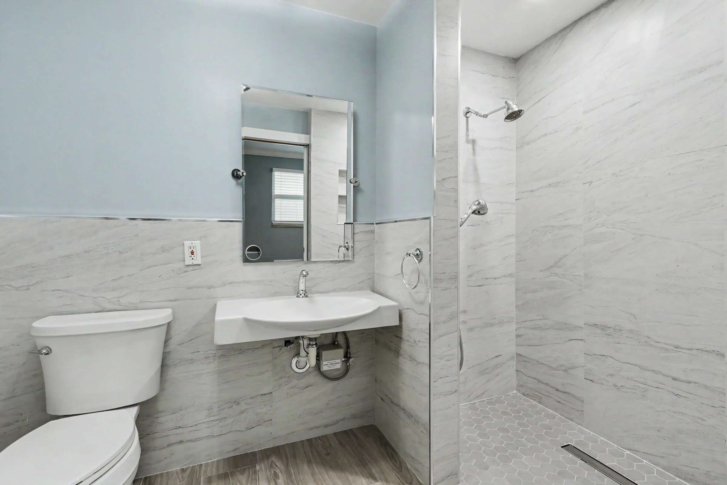Modern bathroom