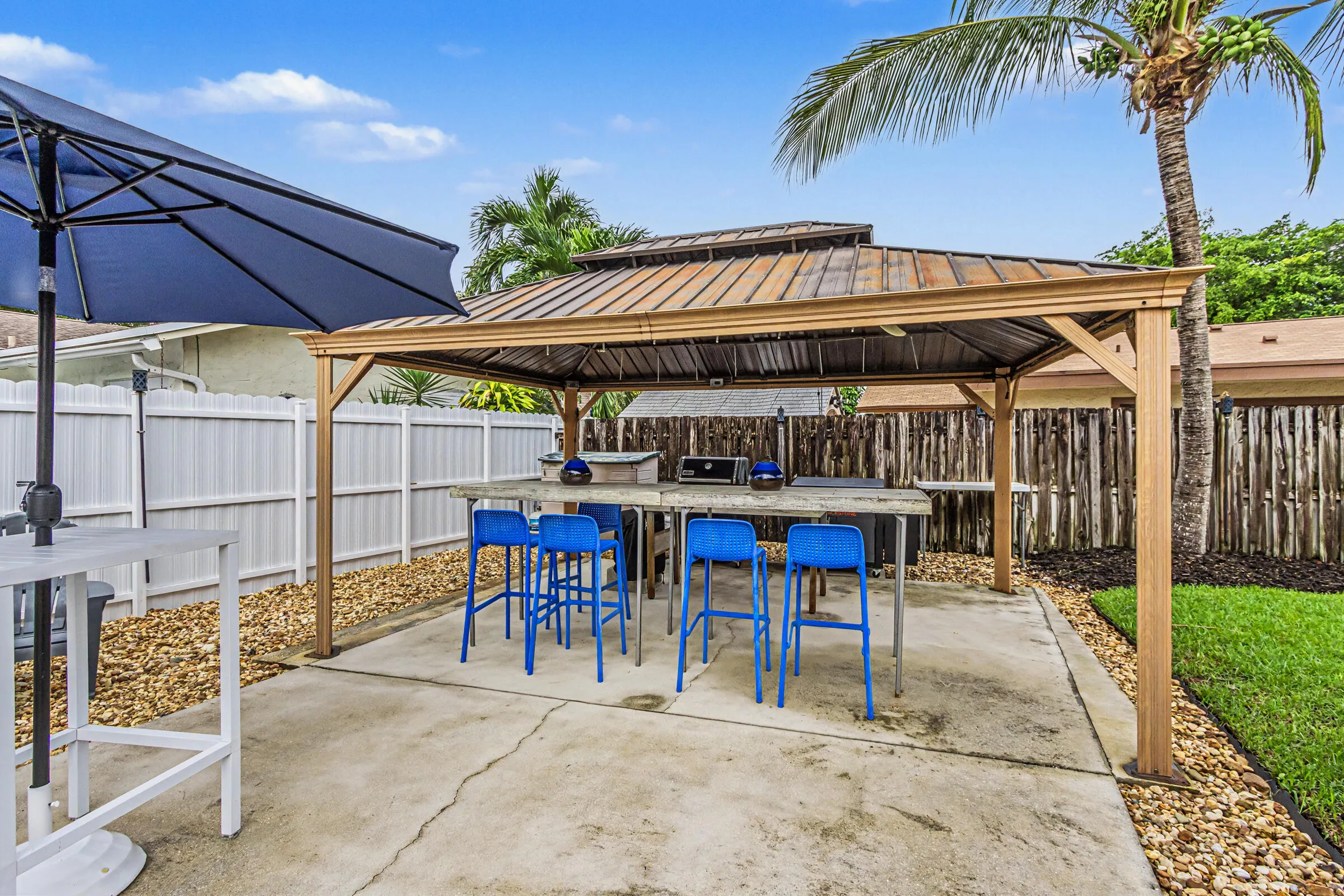 Cabana with Lighting and electricity