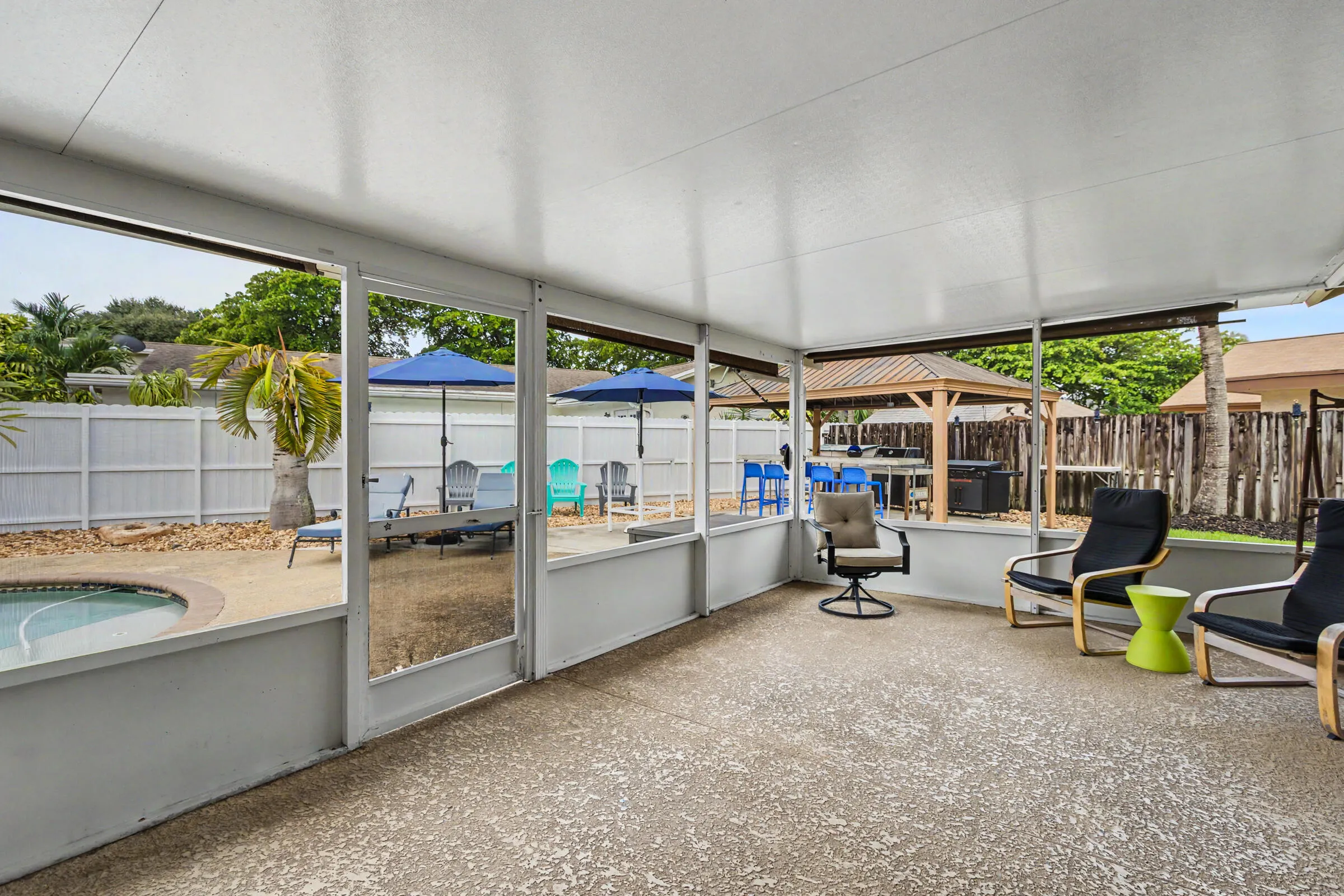 Screened patio
